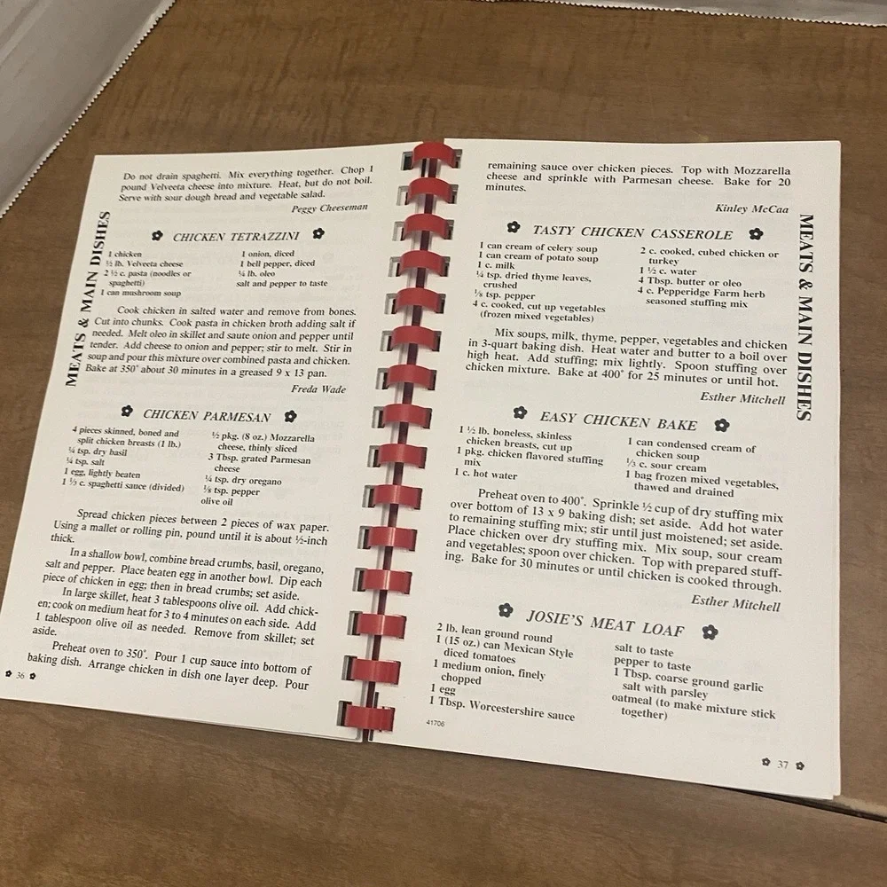 VTG Sharing Our Best Cookbook Muskogee Oklahoma Kiwanis Senior Center Comb Bound